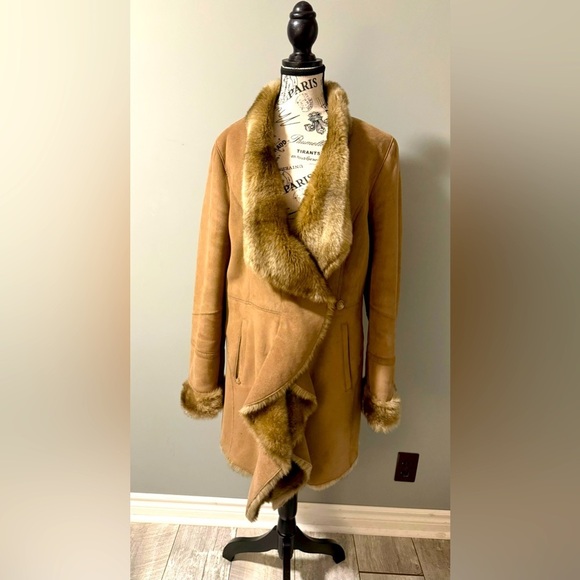 Johnson & Murphy Jackets & Blazers - Elegant Tan Coat with Faux Fur Trim
